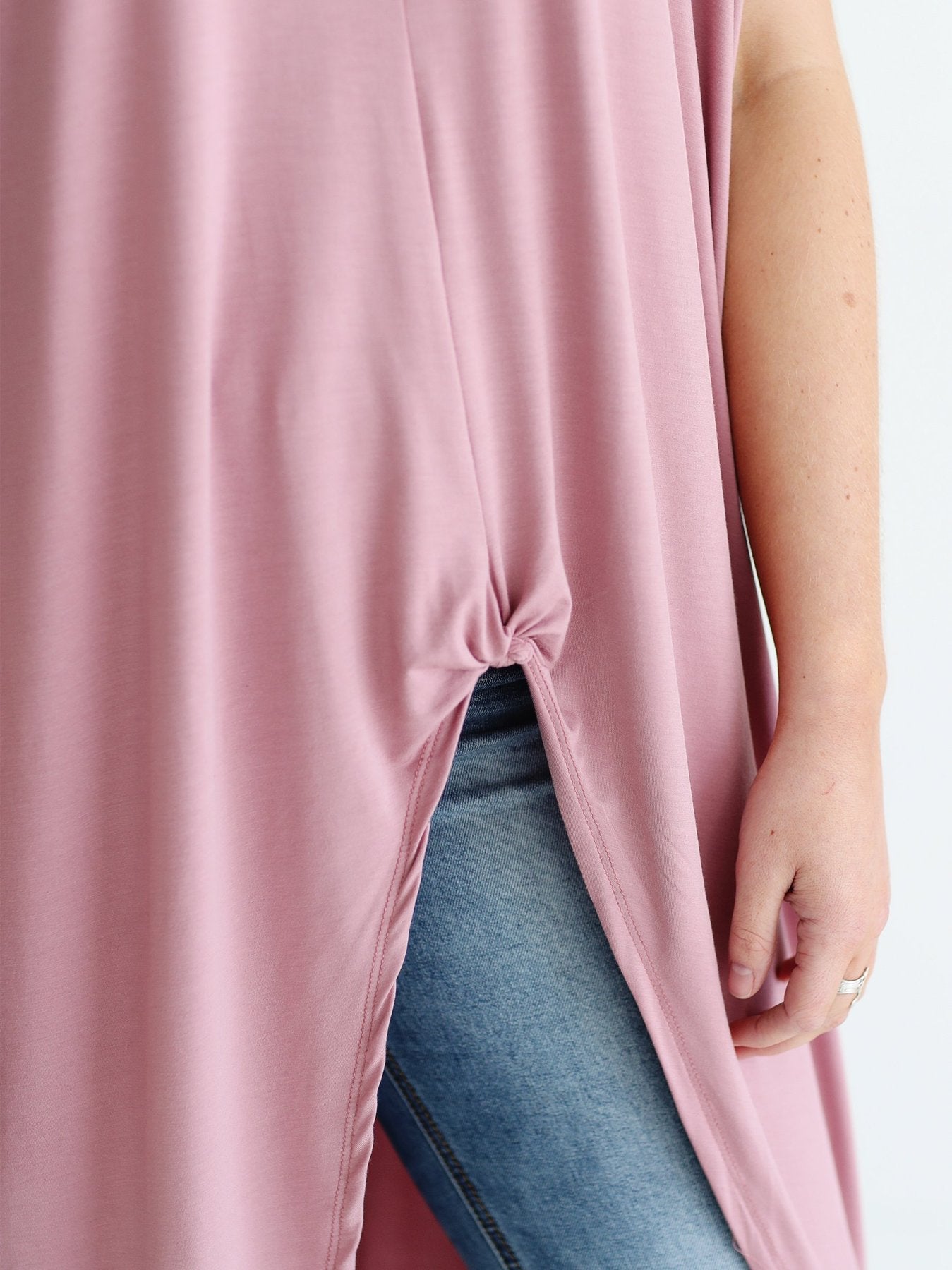 ROSEWOOD DLMN KNOTTED HIGH-LOW TOP
