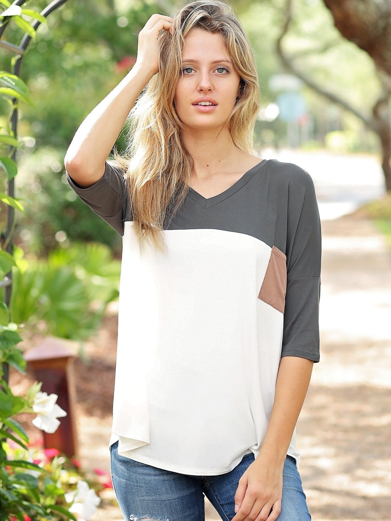 IVORY DLMN COLOR BLOCK POCKET TEE