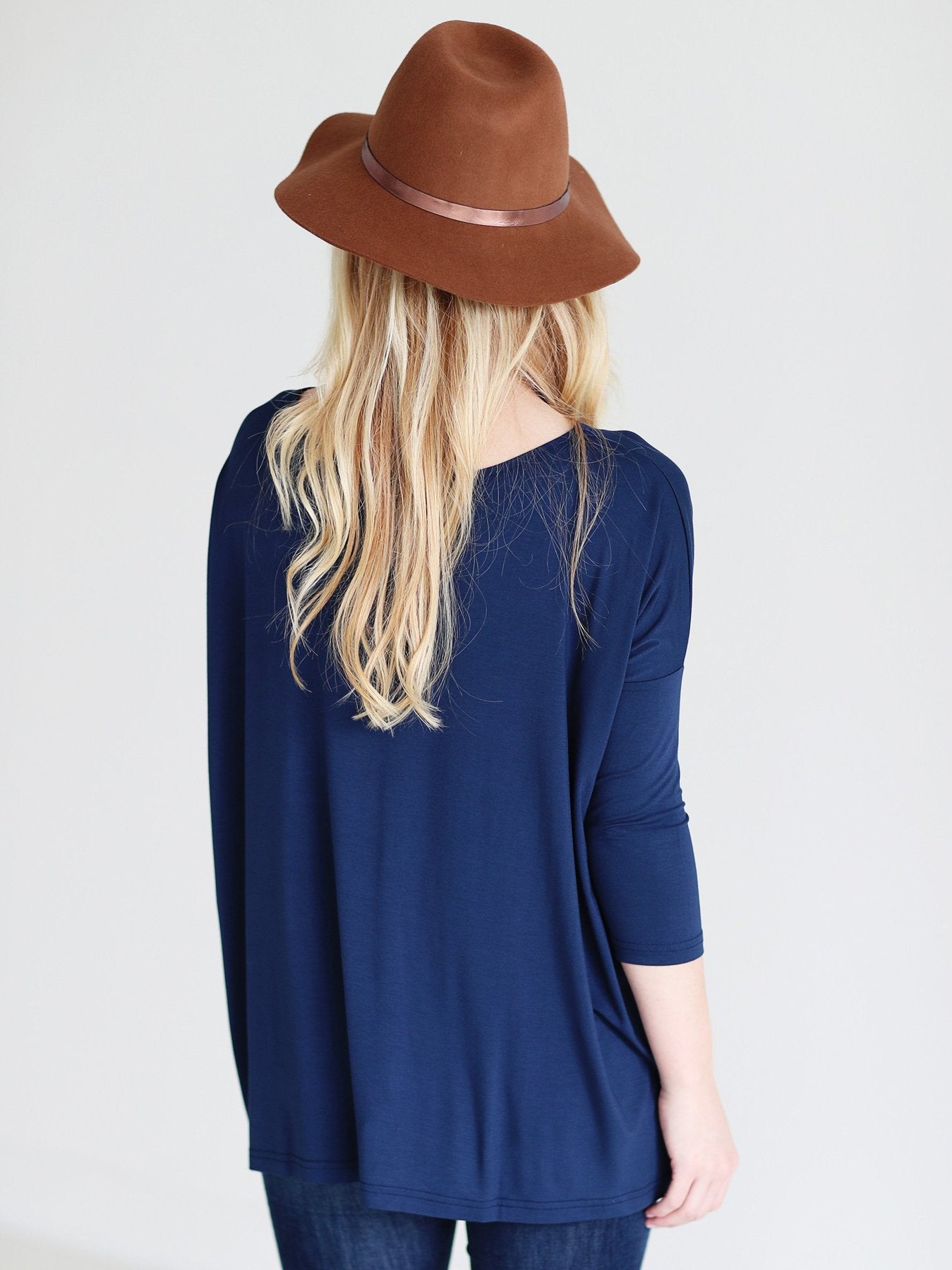 NAVY 3/4 SLEEVE TOP