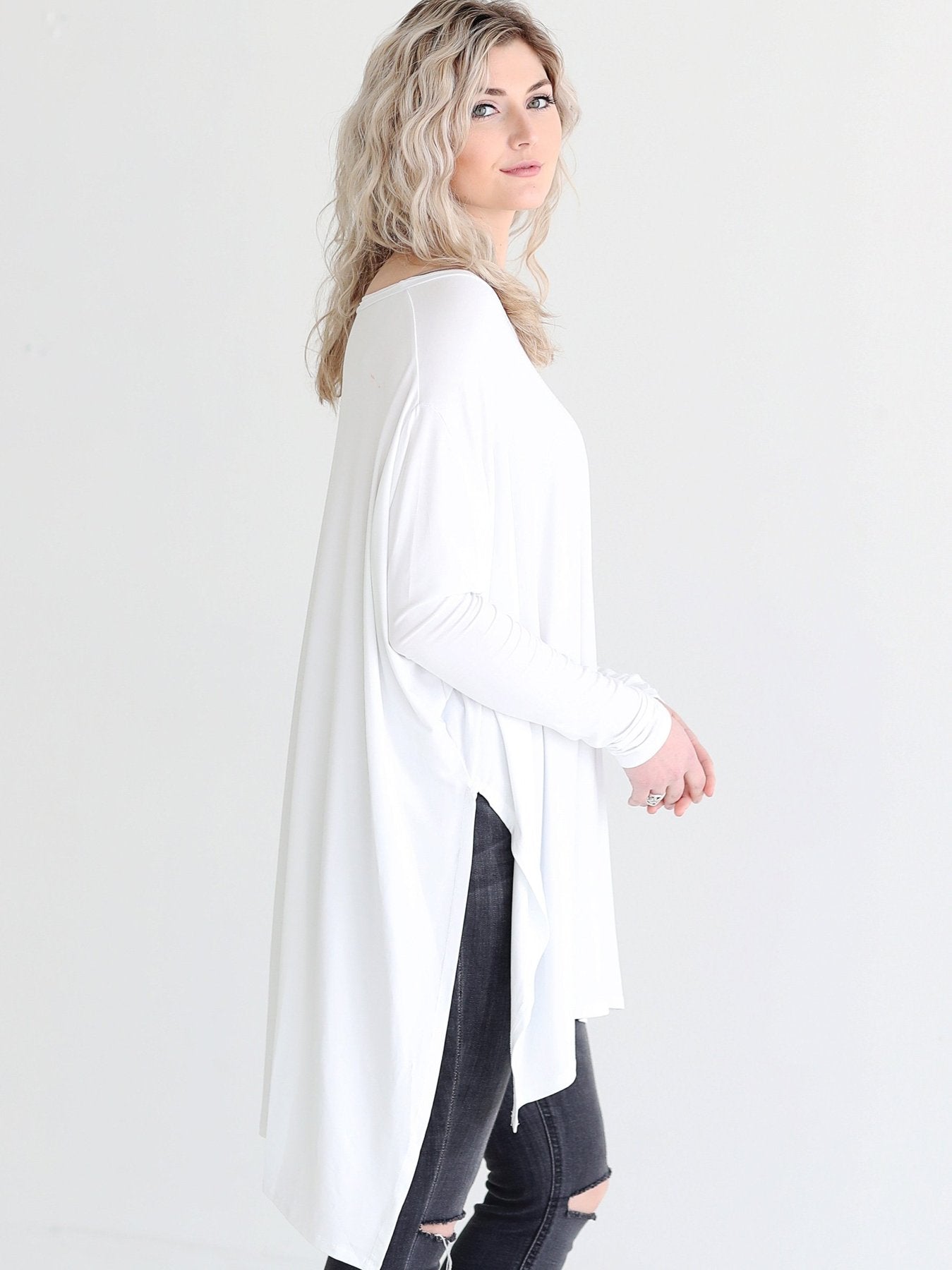 WHITE DLMN OVERSIZED TEE