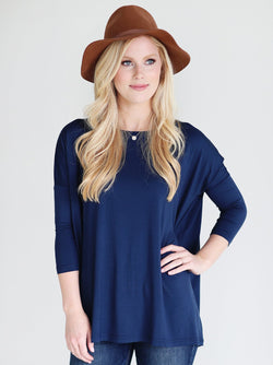 NAVY 3/4 SLEEVE TOP